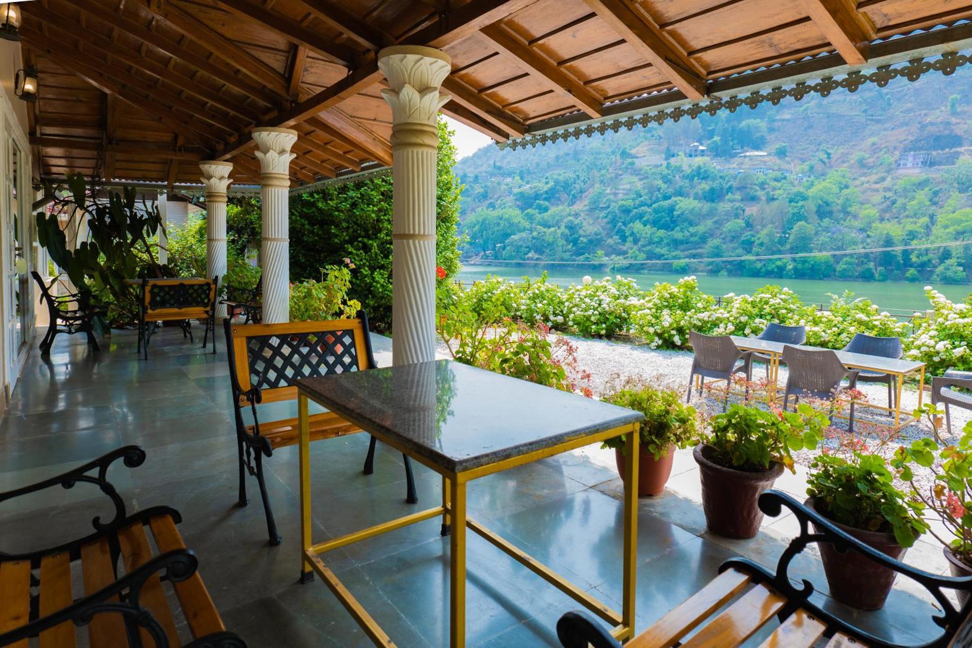 Neelesh Inn- A Luxury Lake View Hotel- 20 Kms From Nainital Bhīm Tāl エクステリア 写真
