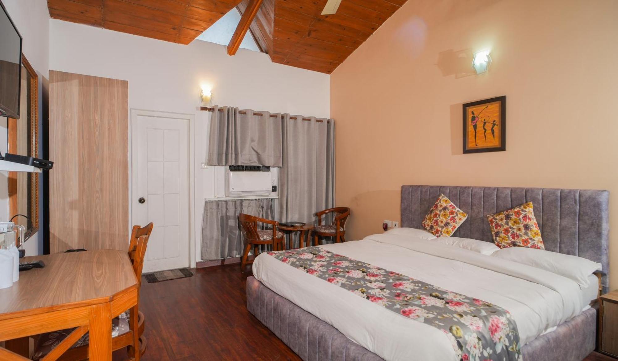 Neelesh Inn- A Luxury Lake View Hotel- 20 Kms From Nainital Bhīm Tāl エクステリア 写真