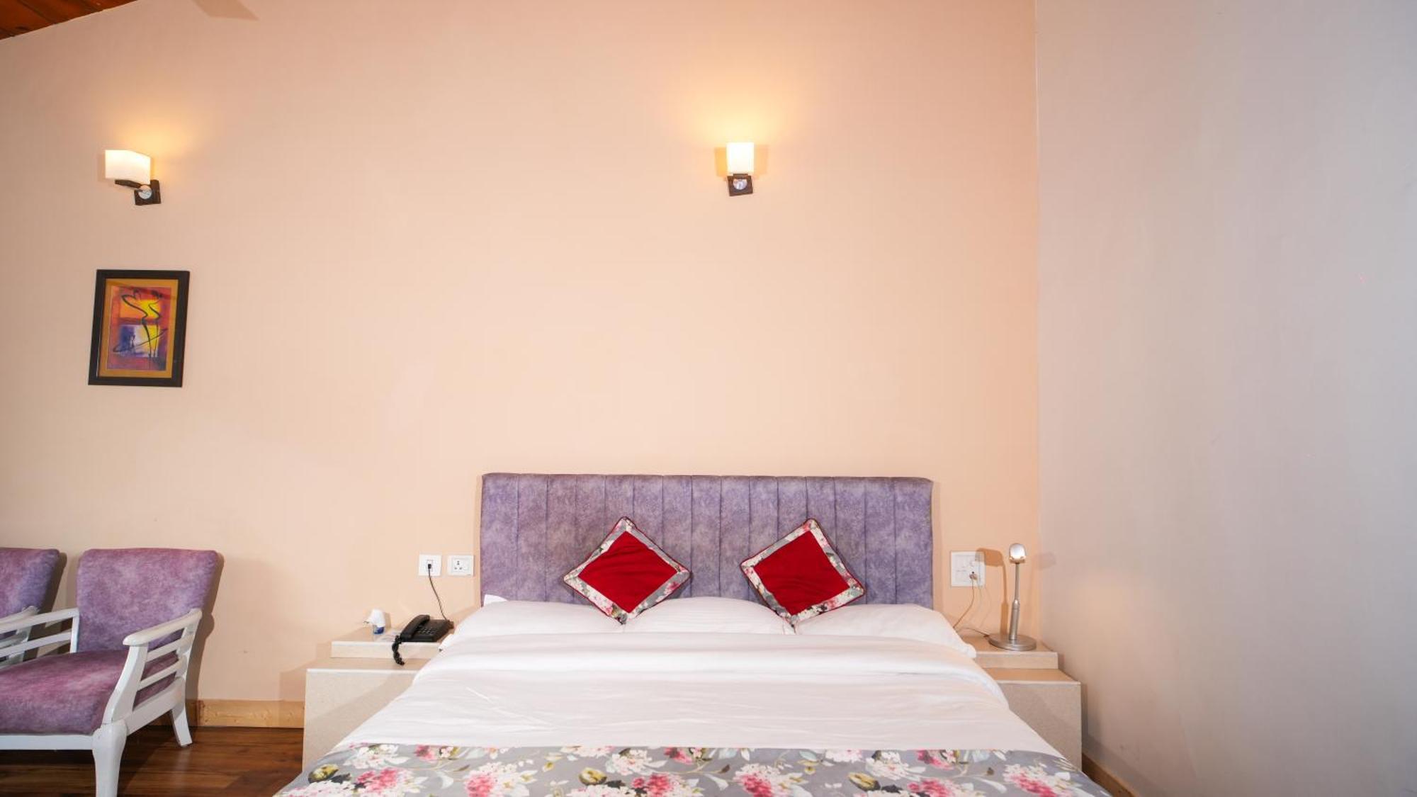 Neelesh Inn- A Luxury Lake View Hotel- 20 Kms From Nainital Bhīm Tāl エクステリア 写真