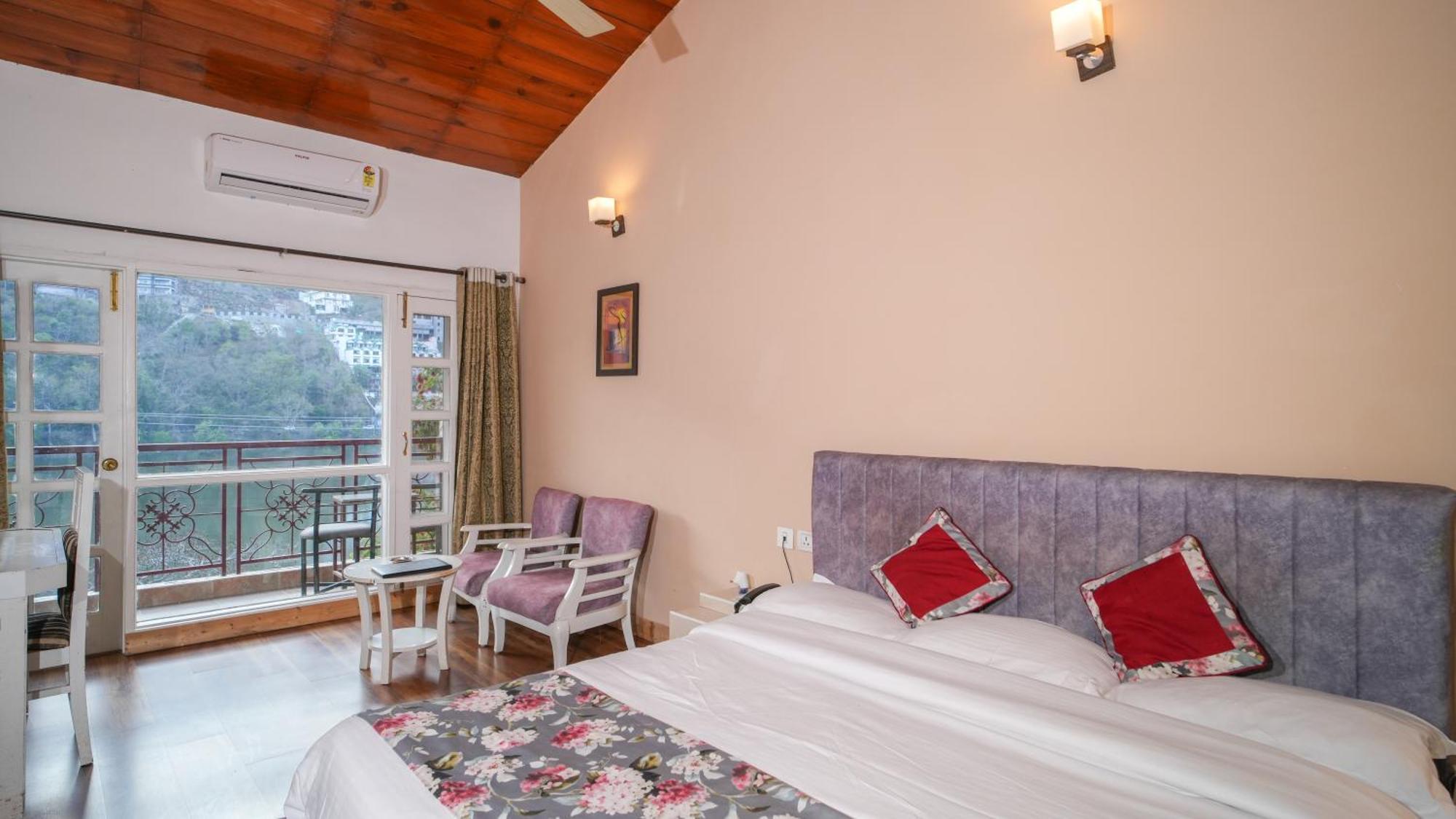Neelesh Inn- A Luxury Lake View Hotel- 20 Kms From Nainital Bhīm Tāl エクステリア 写真