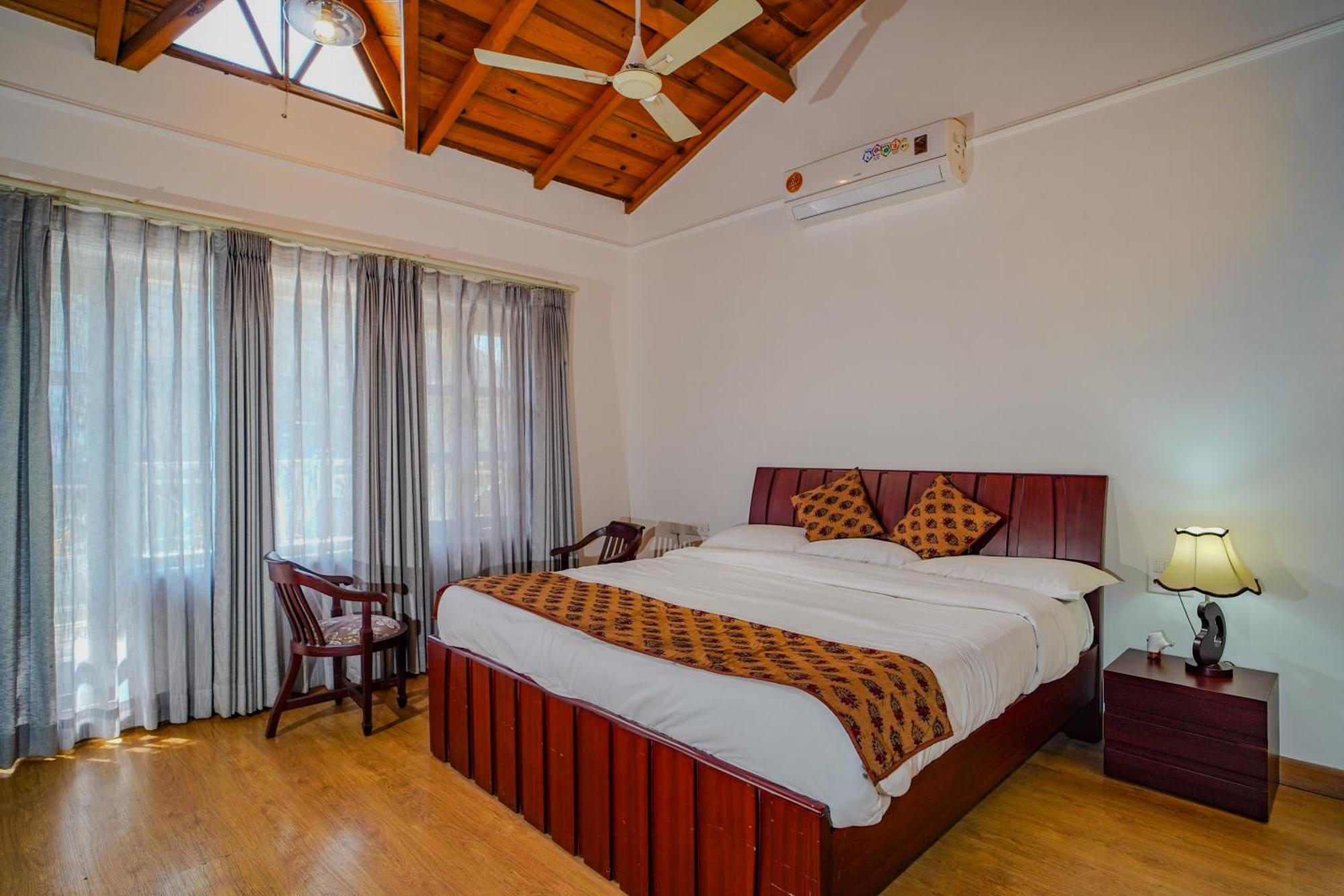 Neelesh Inn- A Luxury Lake View Hotel- 20 Kms From Nainital Bhīm Tāl エクステリア 写真
