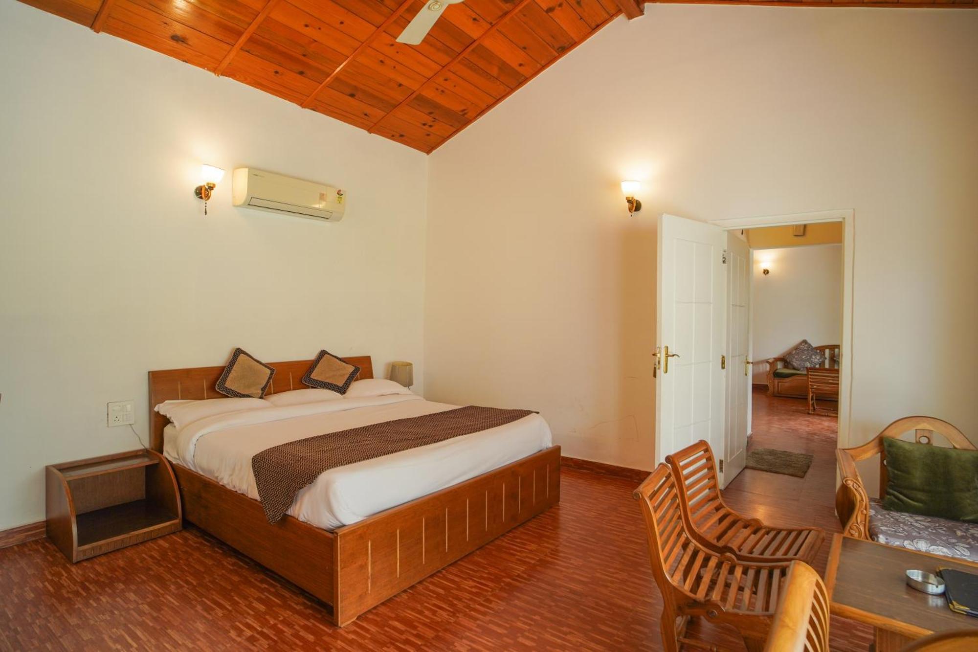 Neelesh Inn- A Luxury Lake View Hotel- 20 Kms From Nainital Bhīm Tāl エクステリア 写真