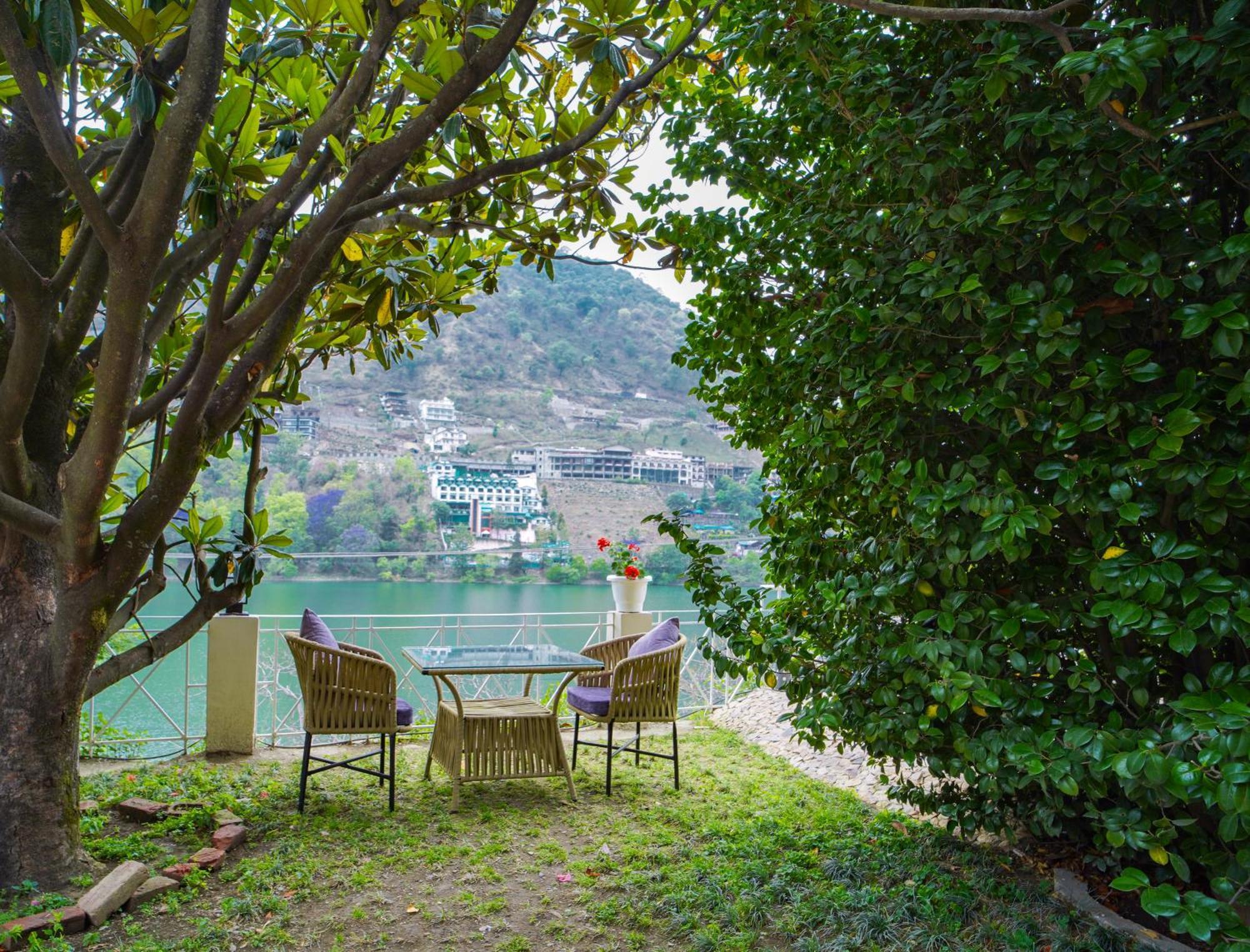 Neelesh Inn- A Luxury Lake View Hotel- 20 Kms From Nainital Bhīm Tāl エクステリア 写真