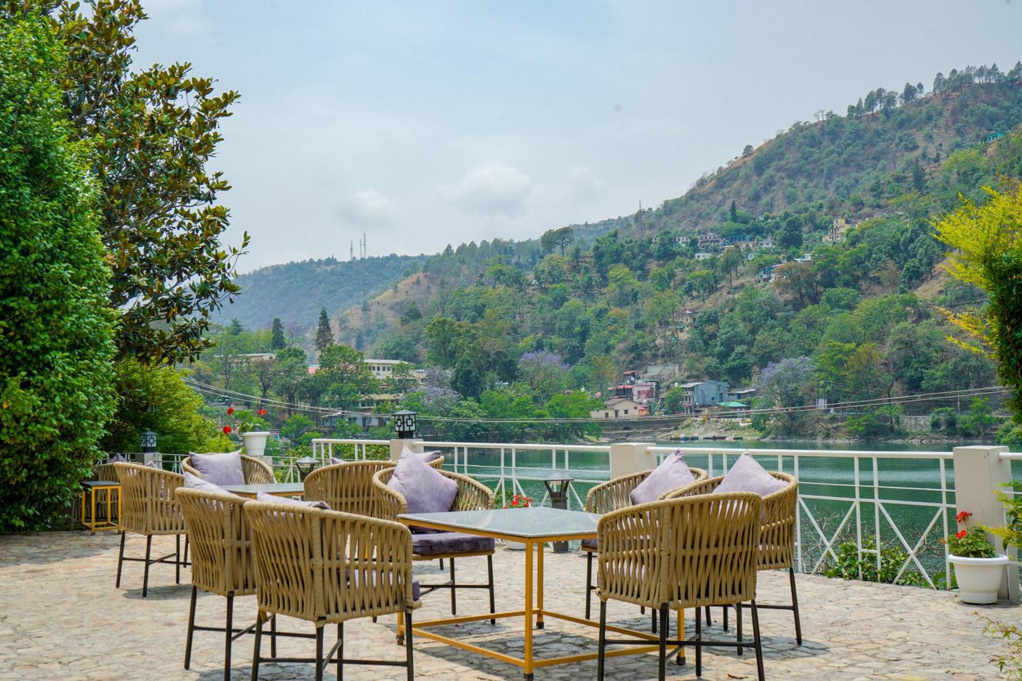 Neelesh Inn- A Luxury Lake View Hotel- 20 Kms From Nainital Bhīm Tāl エクステリア 写真