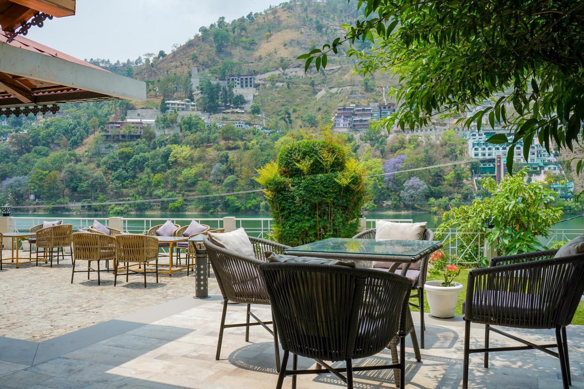 Neelesh Inn- A Luxury Lake View Hotel- 20 Kms From Nainital Bhīm Tāl エクステリア 写真