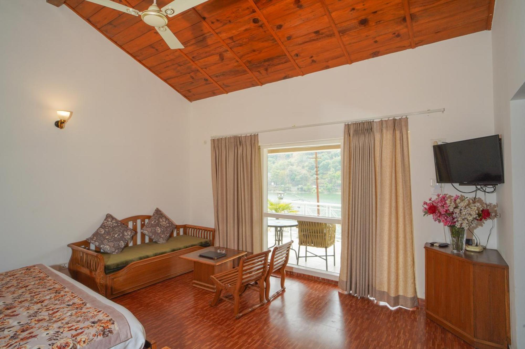 Neelesh Inn- A Luxury Lake View Hotel- 20 Kms From Nainital Bhīm Tāl エクステリア 写真