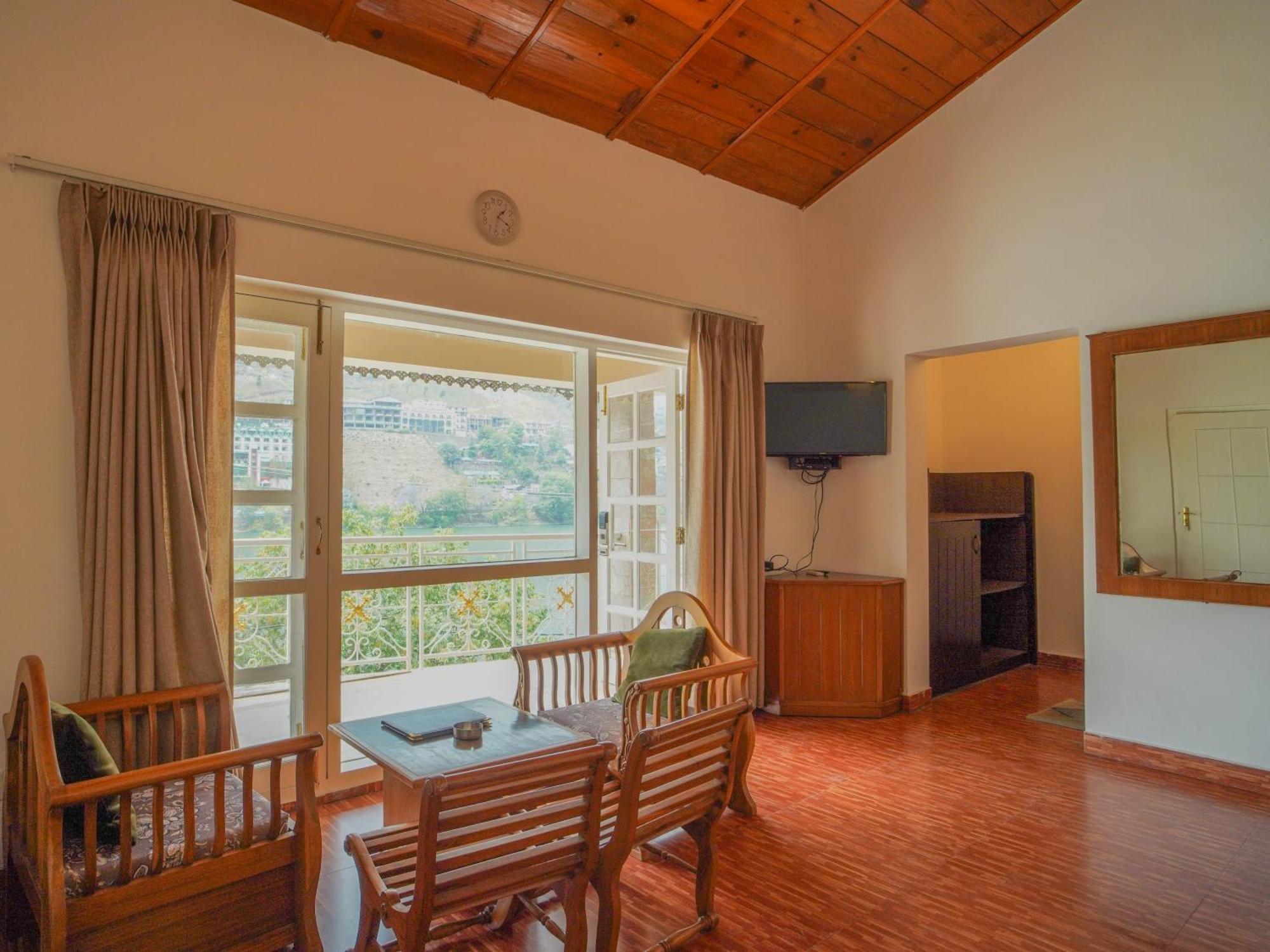 Neelesh Inn- A Luxury Lake View Hotel- 20 Kms From Nainital Bhīm Tāl エクステリア 写真